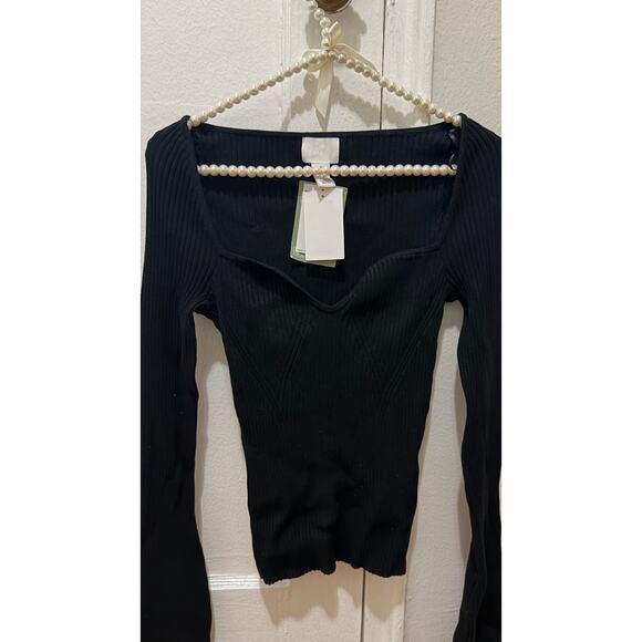 H&M Size Medium Black Rib Knit Sweater flare long sleeves sweetheart neck NWT - Picture 5 of 10
